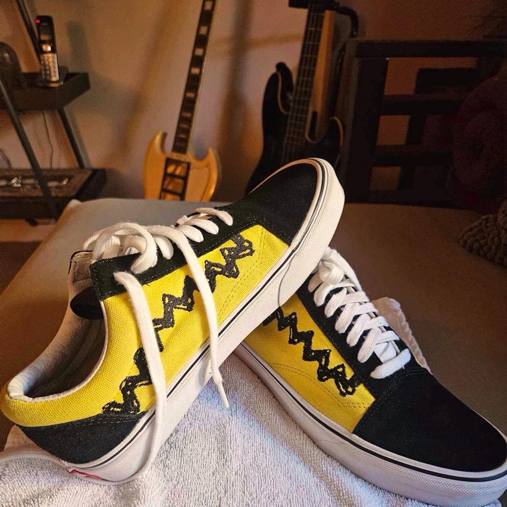 Almost new super rare Vans Peanuts collection